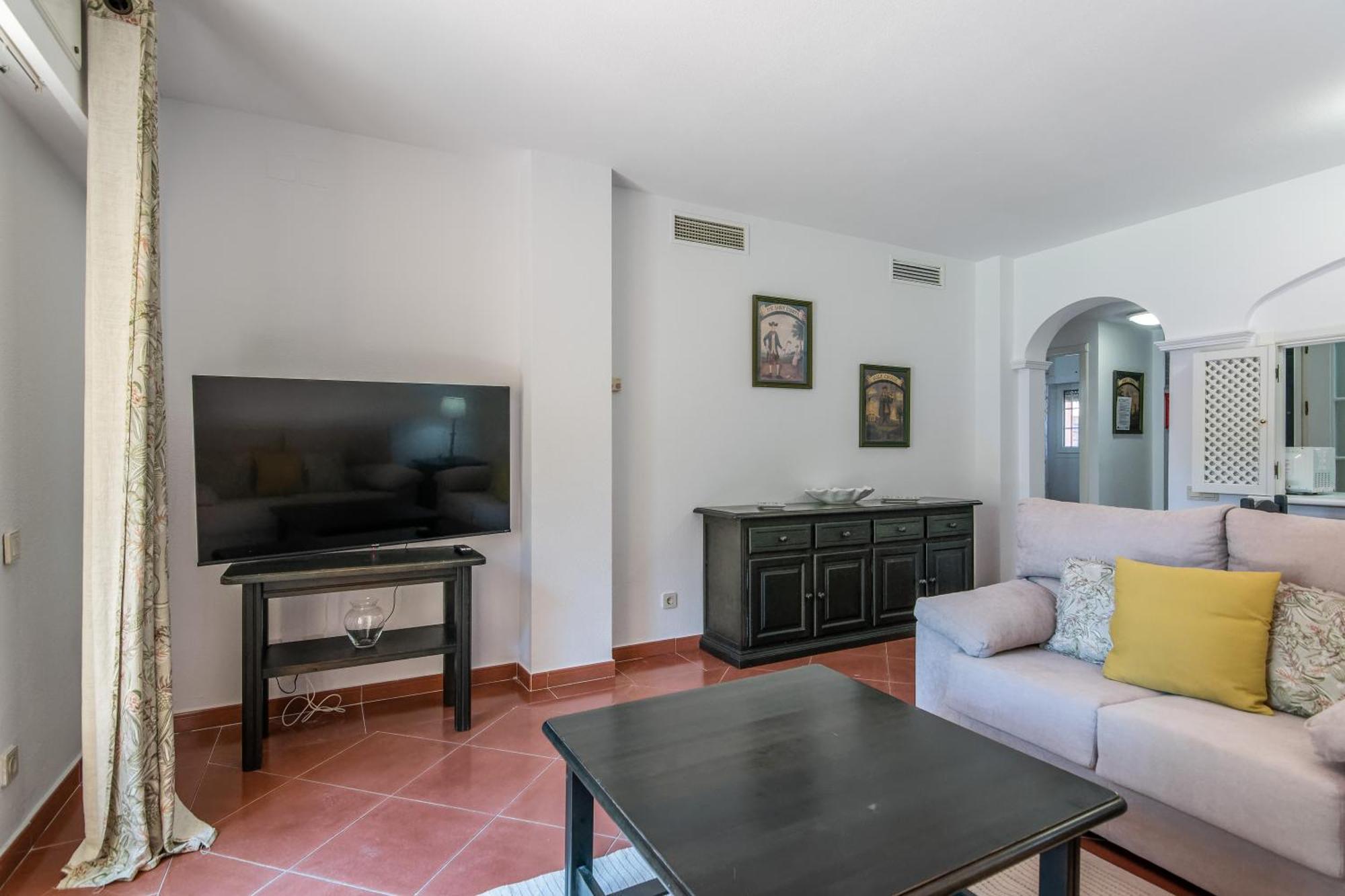 Apartment Hoyo I By H
