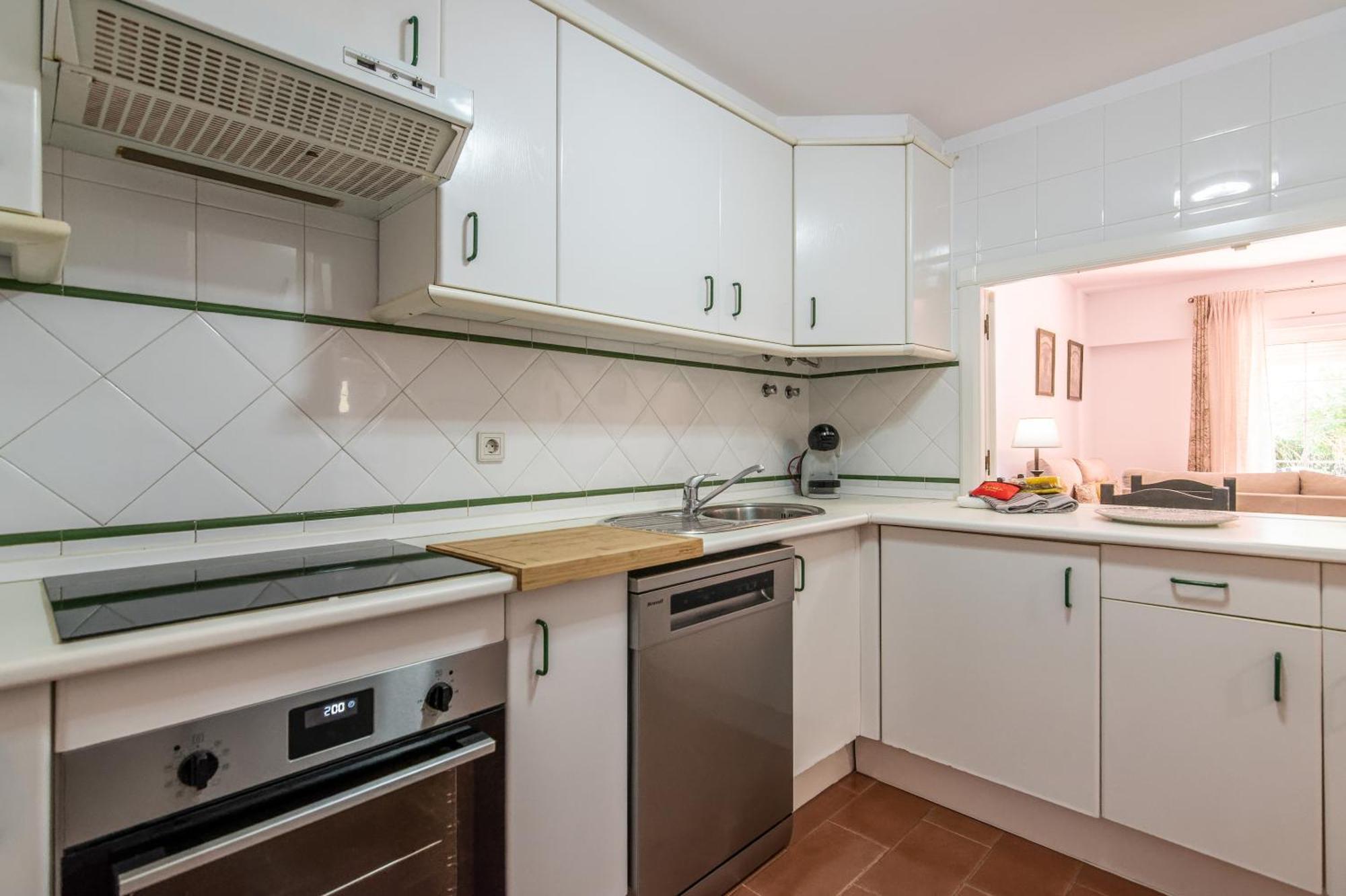 Hoyo I By H Apartment